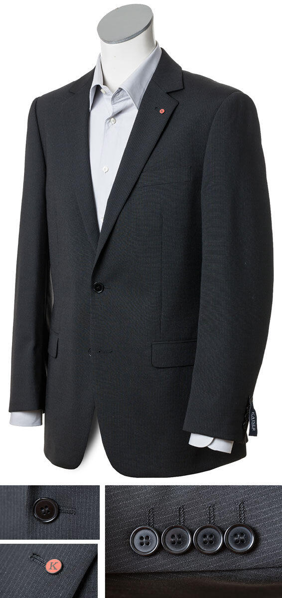 Svart dress med hvite striper (XT)