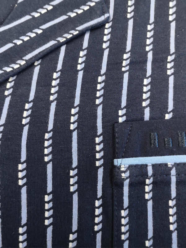 Navyblå/mønstret - nærbilde